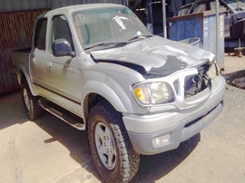 2002 TOYOTA TACOMA, SILVER, SR5 MODEL, CREW CAB, 3.4L, AT, 2WD, Z26351